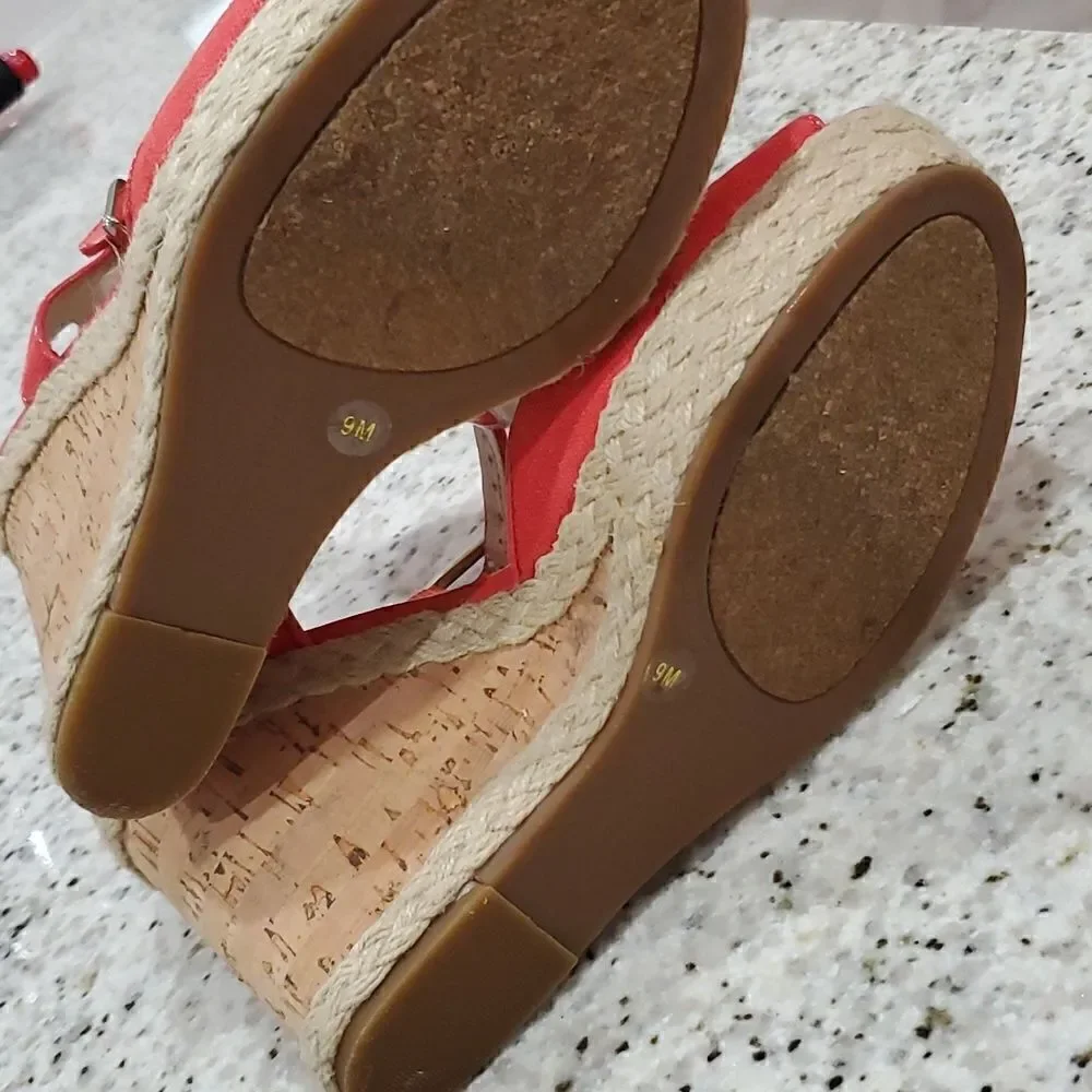 Antonio Melani womans cork wedge, size 9, nwot